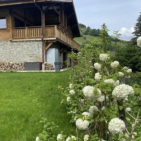 Cozy And Beautiful In Апартаменти *