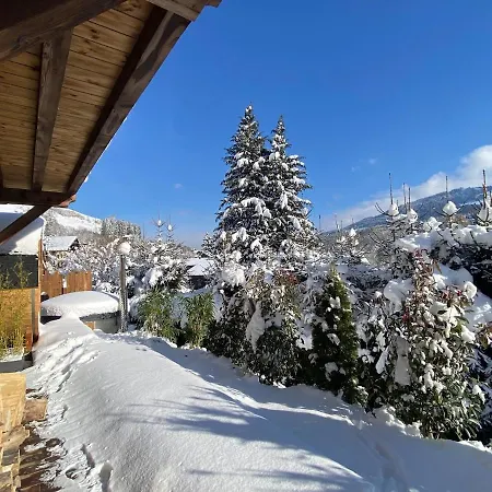 Апартаменти Cozy And Beautiful In Межев